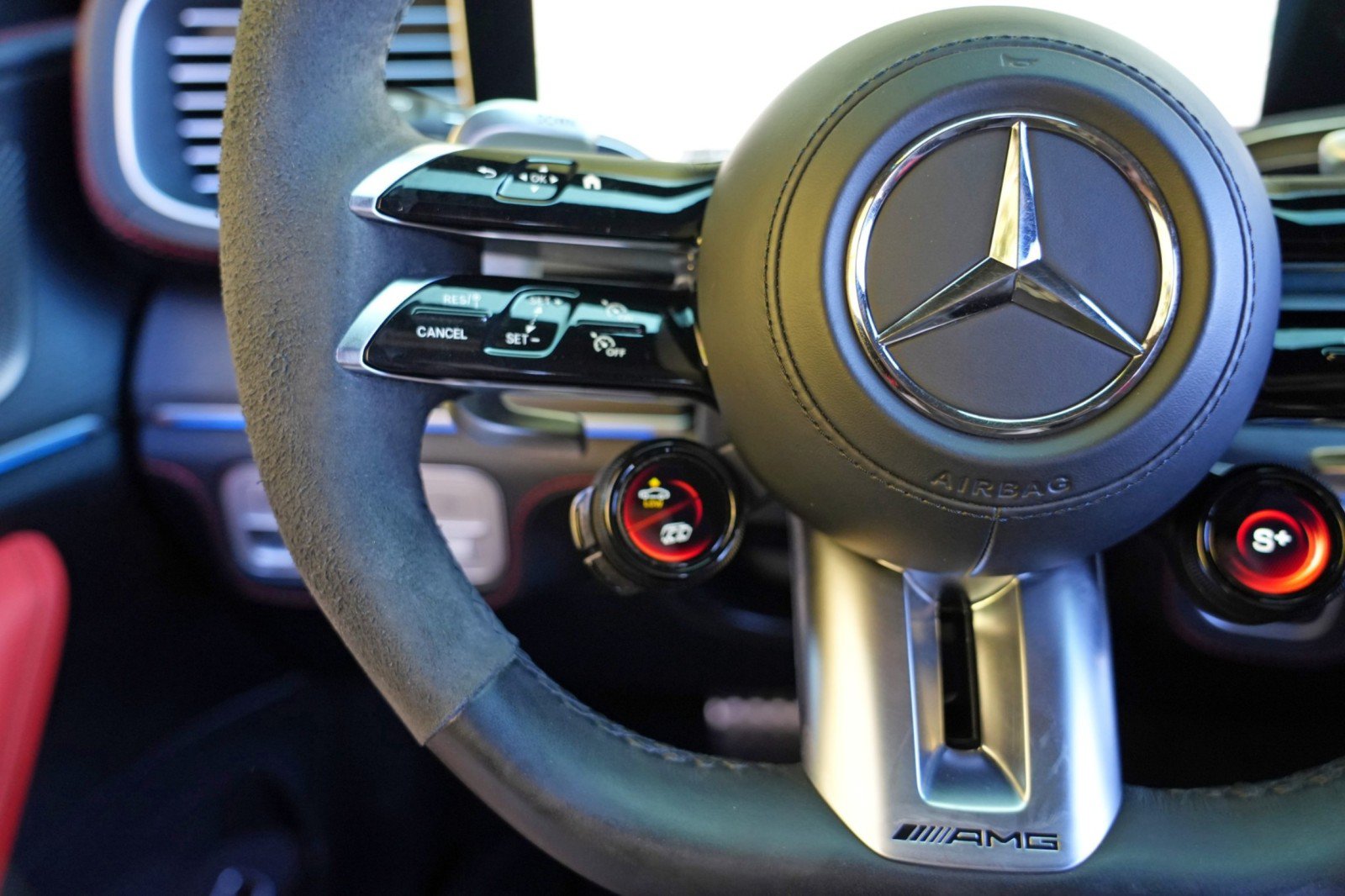 Used 2024 Mercedes-Benz GLE 53 AMG 4MATIC image 24