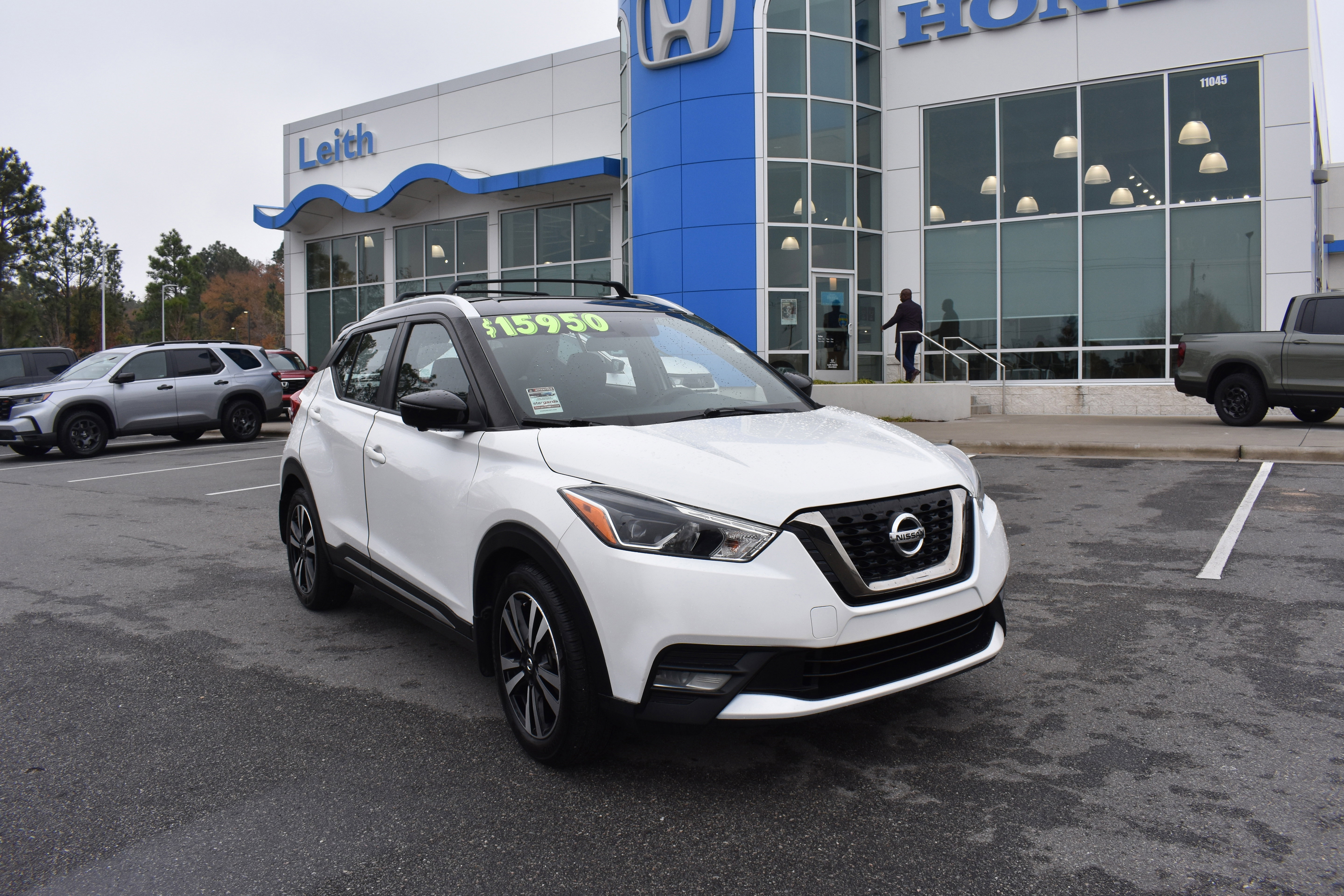 Used 2019 Nissan Kicks SR w/ Exterior Package