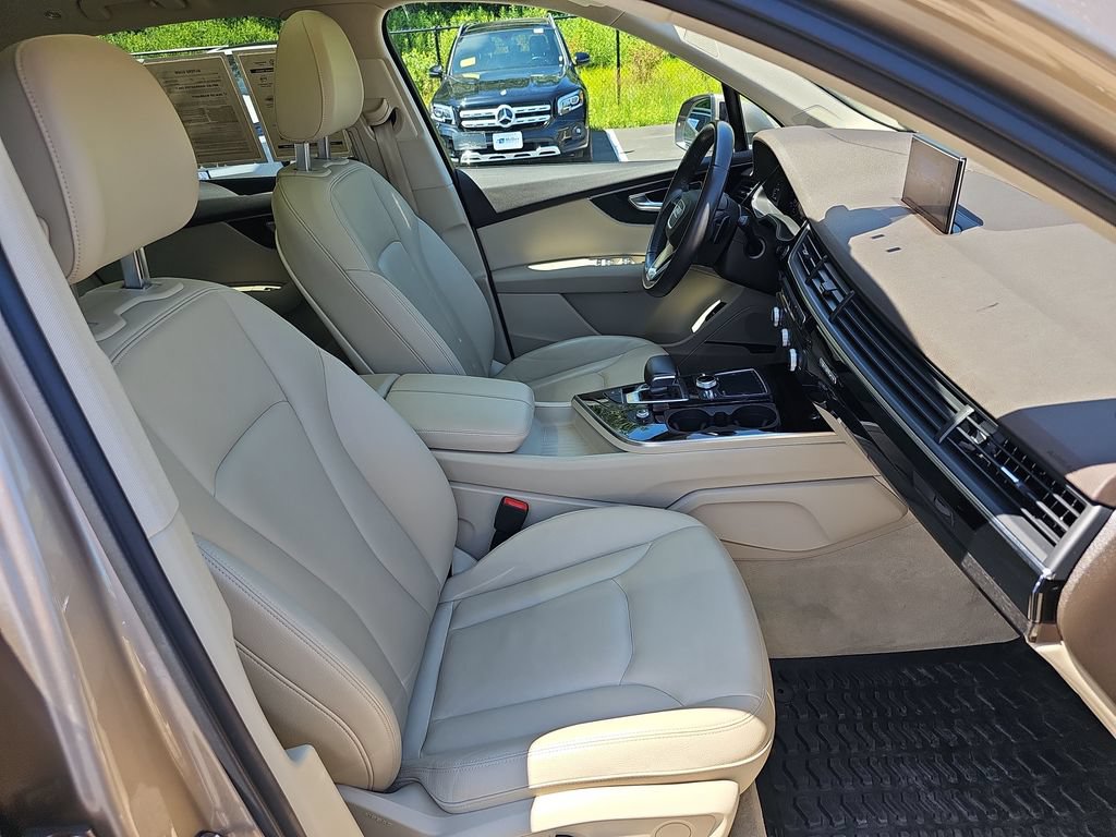 Used 2019 Audi Q7 3.0T Premium Plus w/ Premium Plus Package AWD/4WD image 11