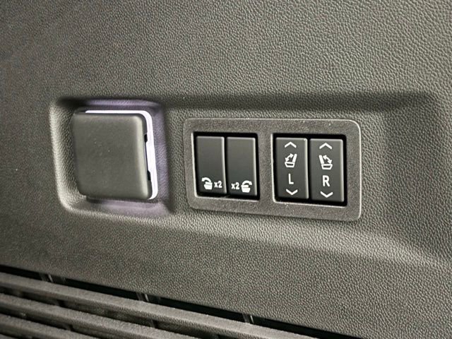 New 2026 GMC Yukon Denali w/ Denali Reserve Package image 13