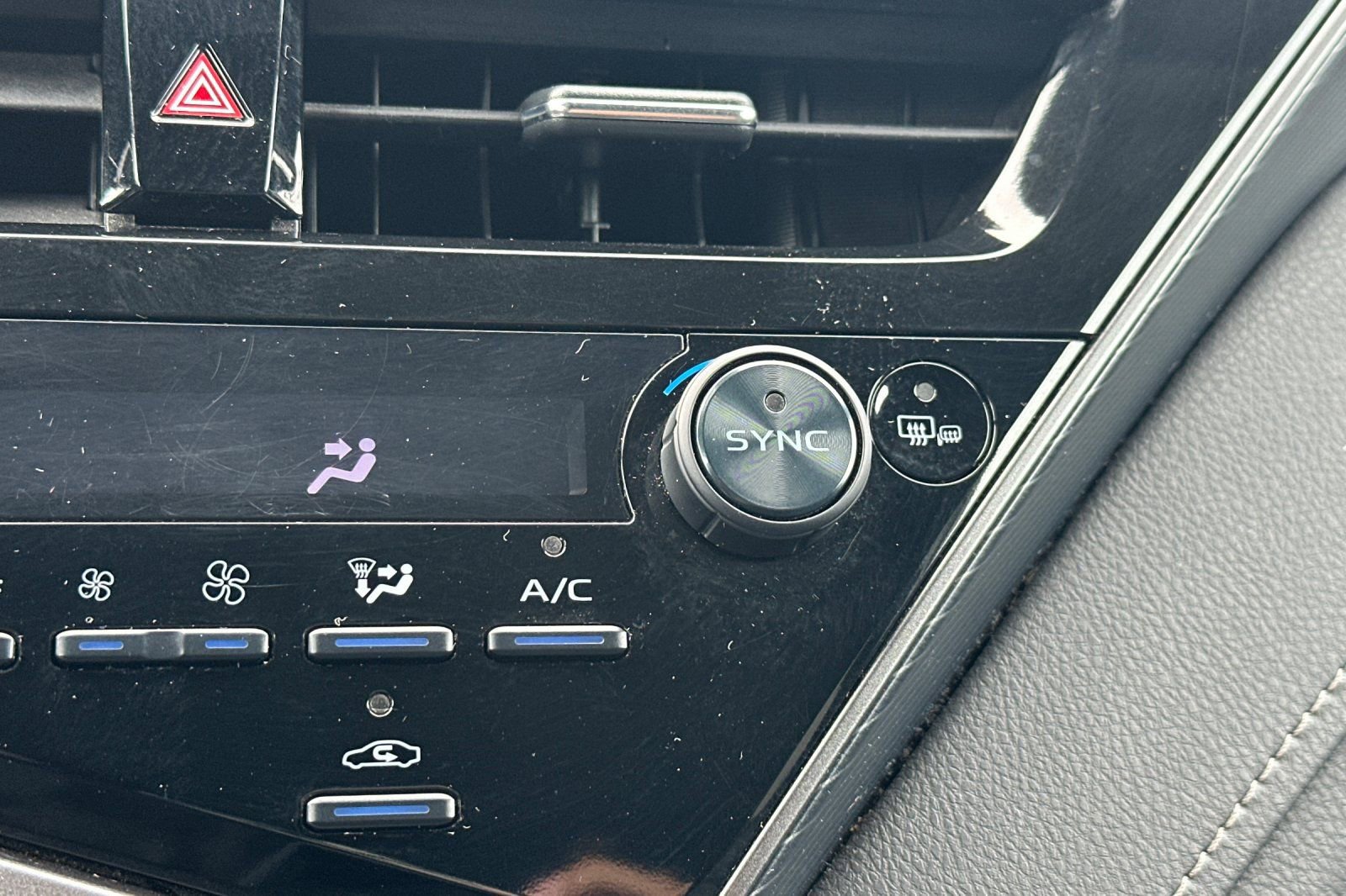 Used 2024 Toyota Camry SE image 29