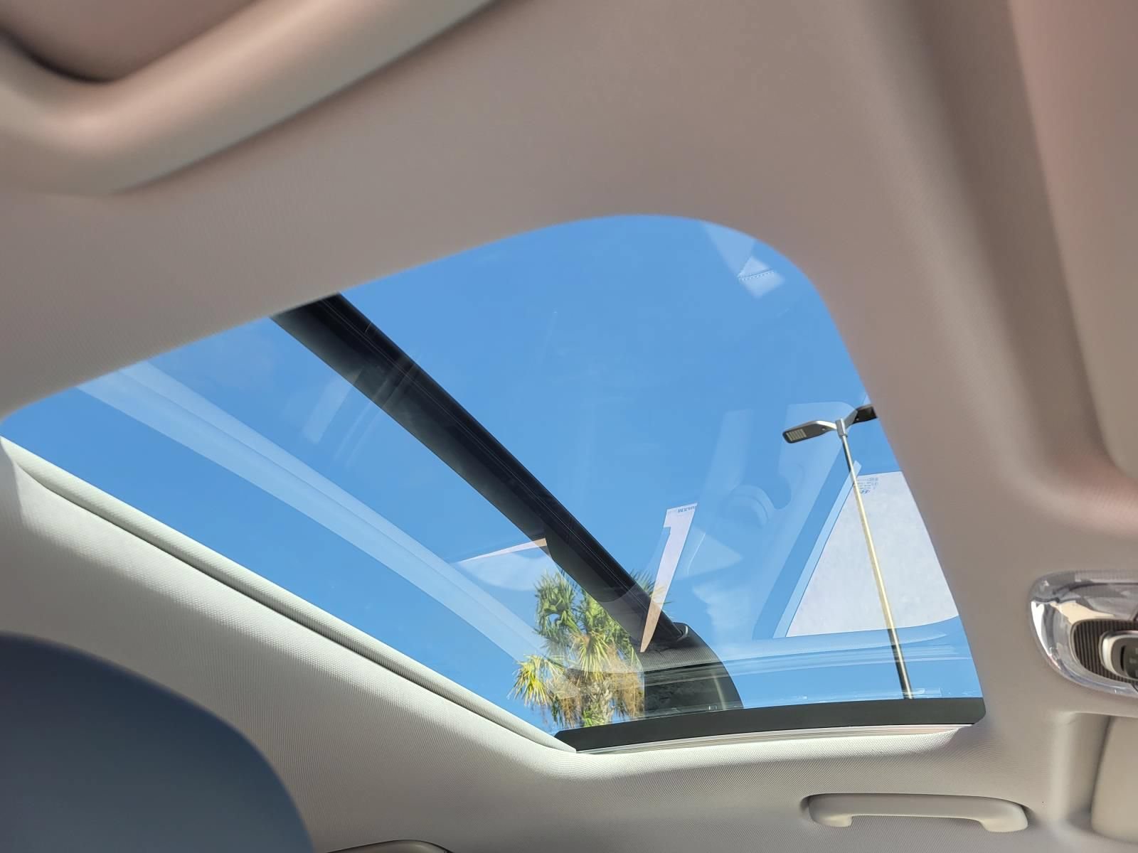New 2026 Hyundai Kona Limited FWD image 8