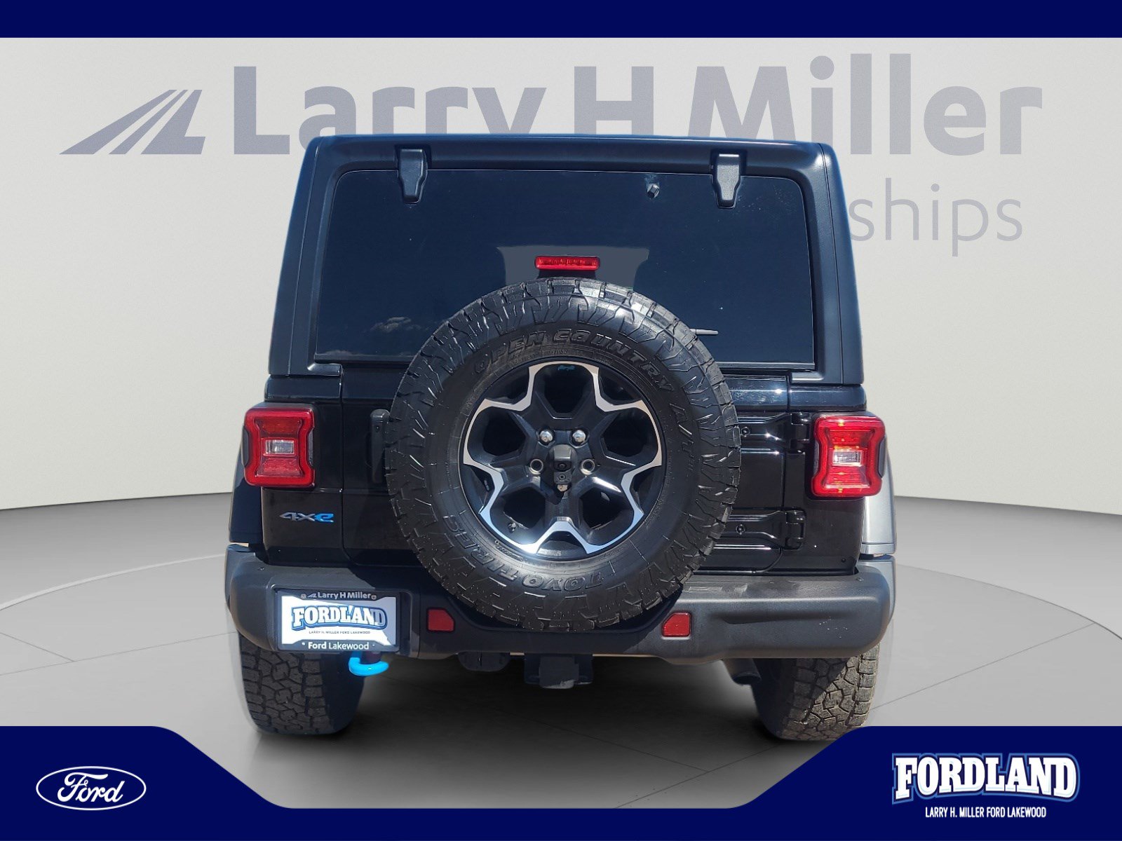 Used 2023 Jeep Wrangler Unlimited Rubicon 4xe w/ Steel Bumper Group AWD/4WD image 4