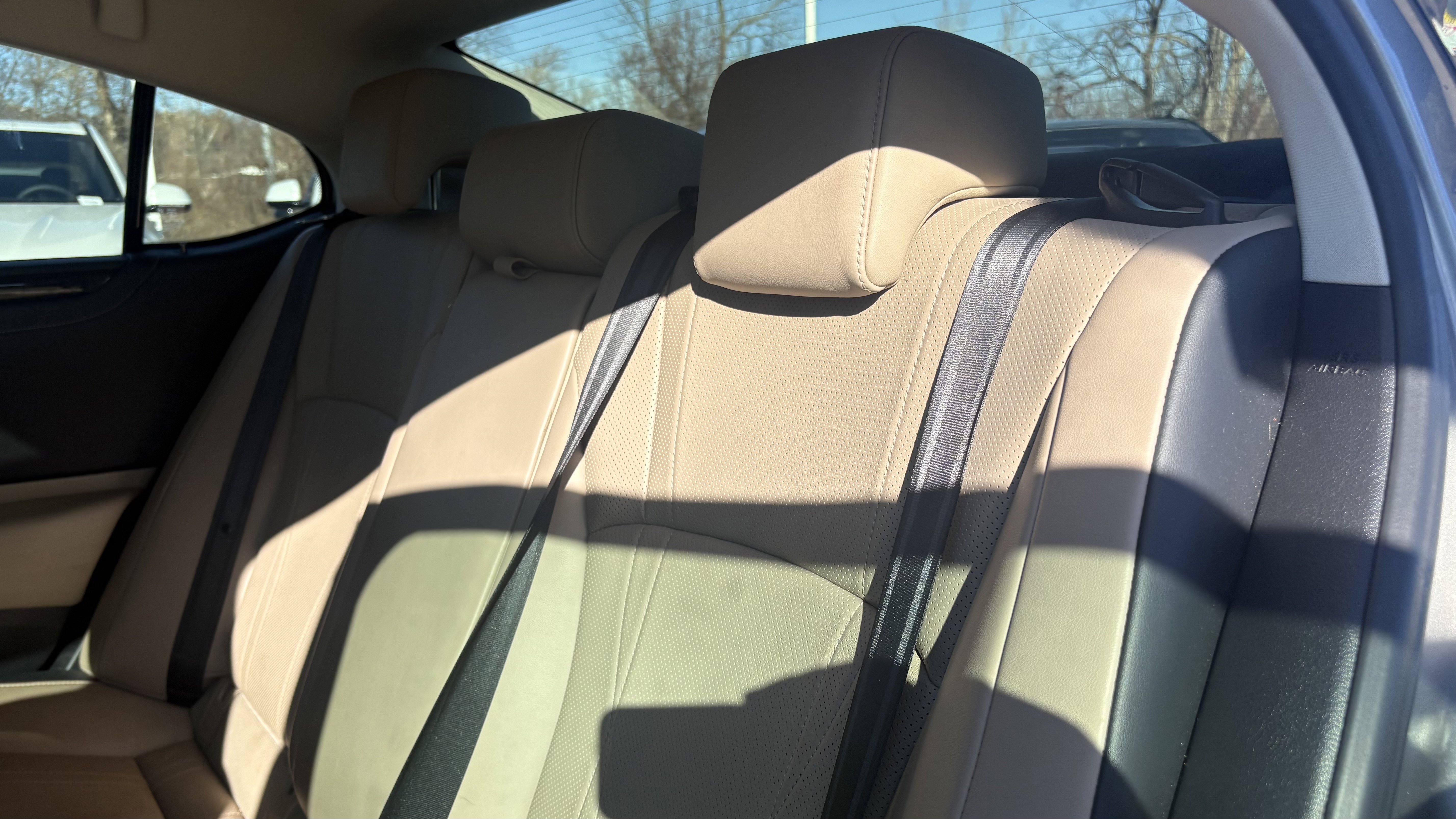 Used 2019 Lexus ES 300h w/ Luxury Package image 32