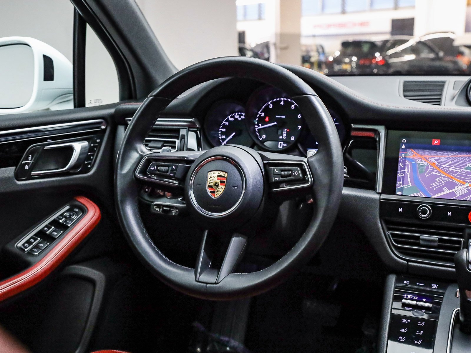 Used 2023 Porsche Macan image 19