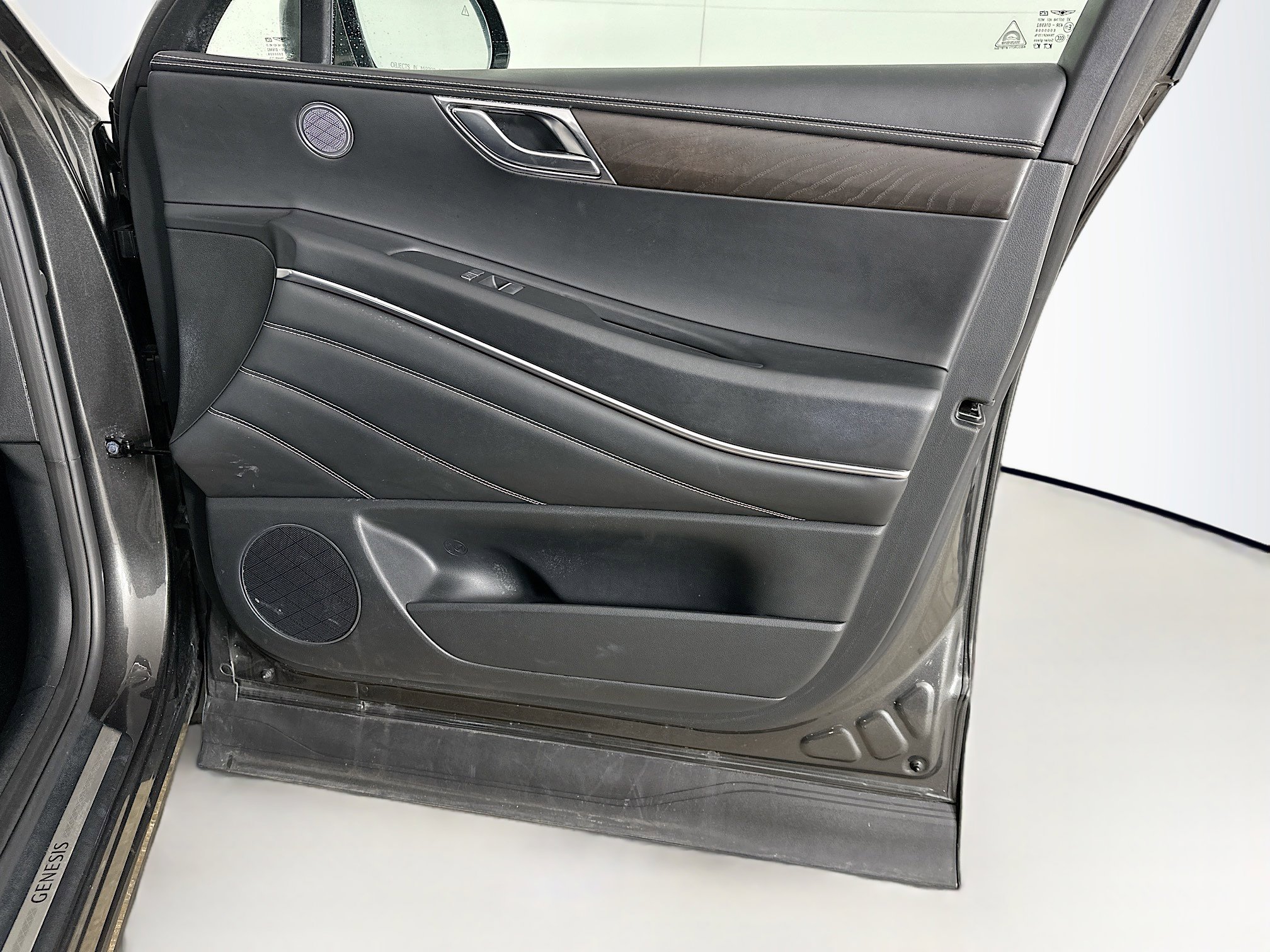 Used 2024 Genesis GV80 2.5T image 32