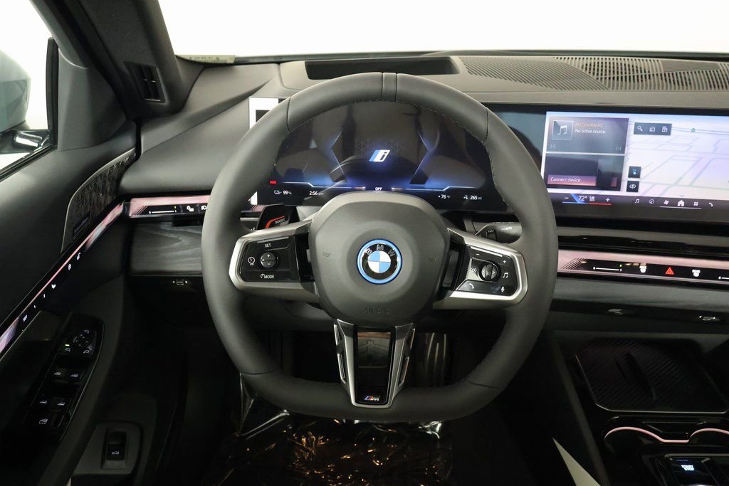 New 2026 BMW i5 eDrive40 w/ M Sport Package image 3