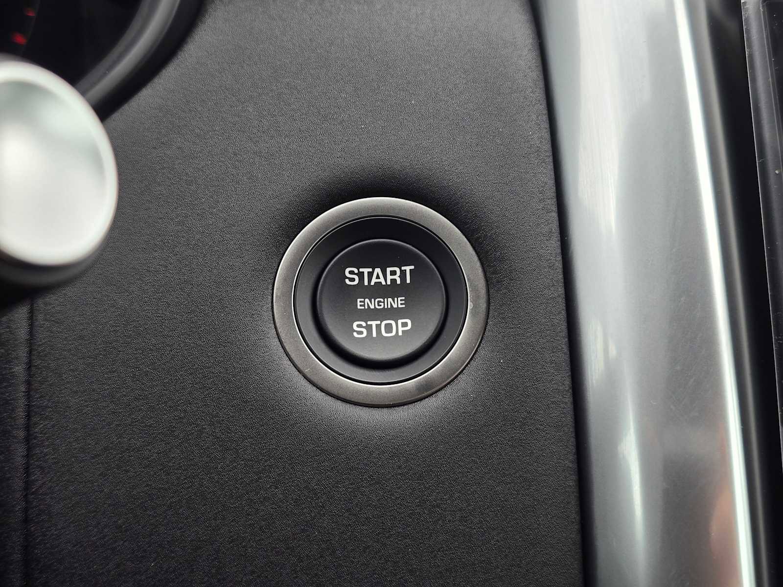 New 2025 Land Rover Discovery S image 35