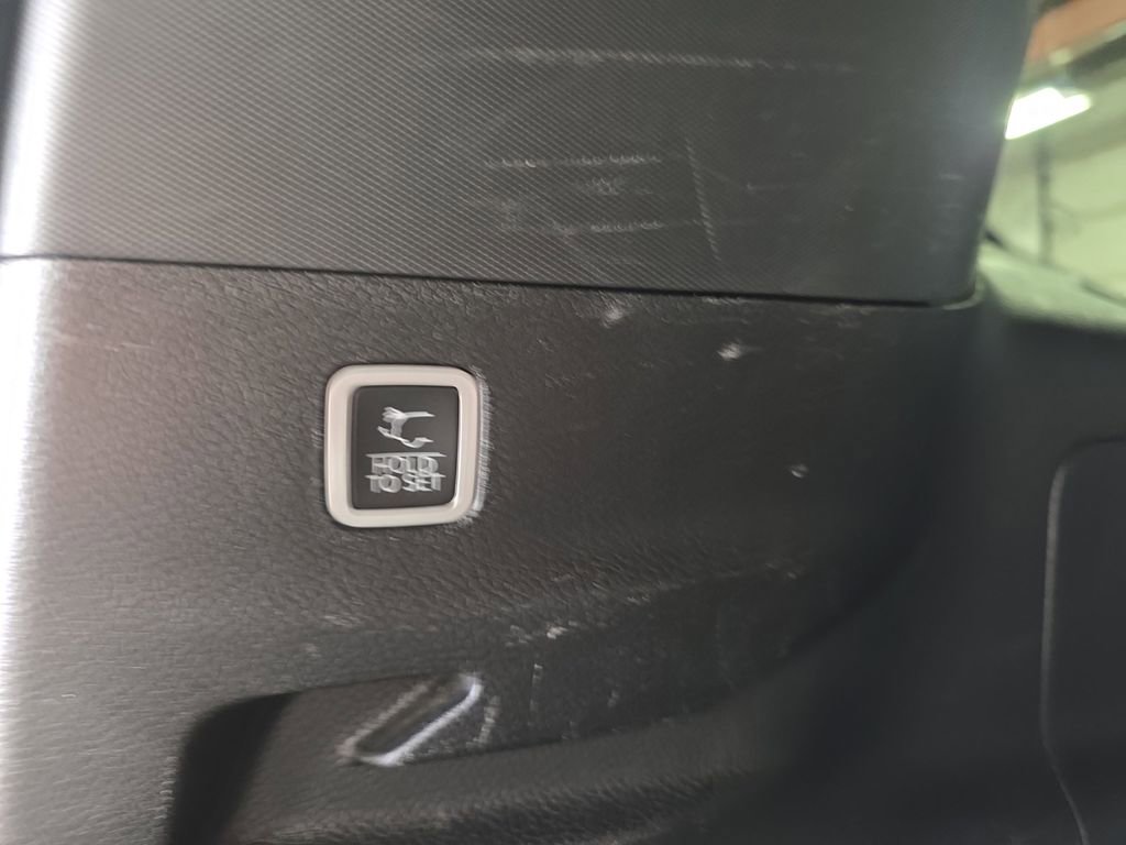 Used 2023 Jeep Wagoneer L Series II image 15