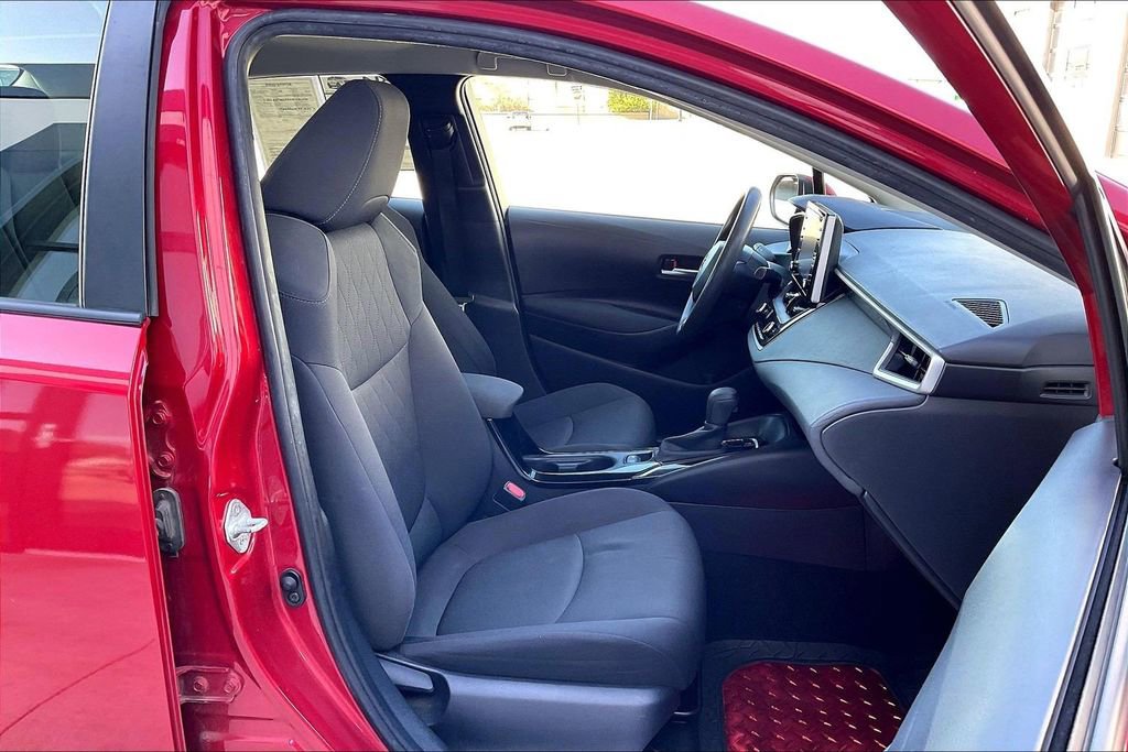 Used 2021 Toyota Corolla LE image 7