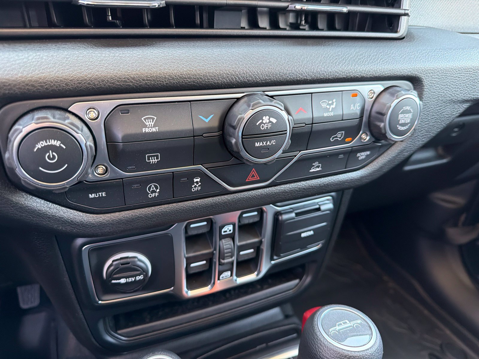 New 2026 Jeep Gladiator Sport AWD/4WD image 22