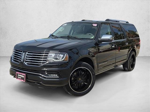 Used 2015 Lincoln Navigator L 4WD image 1