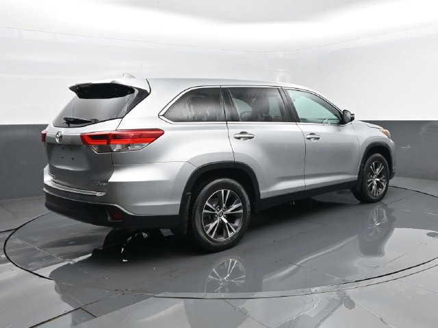 Used 2019 Toyota Highlander Plus AWD/4WD image 19