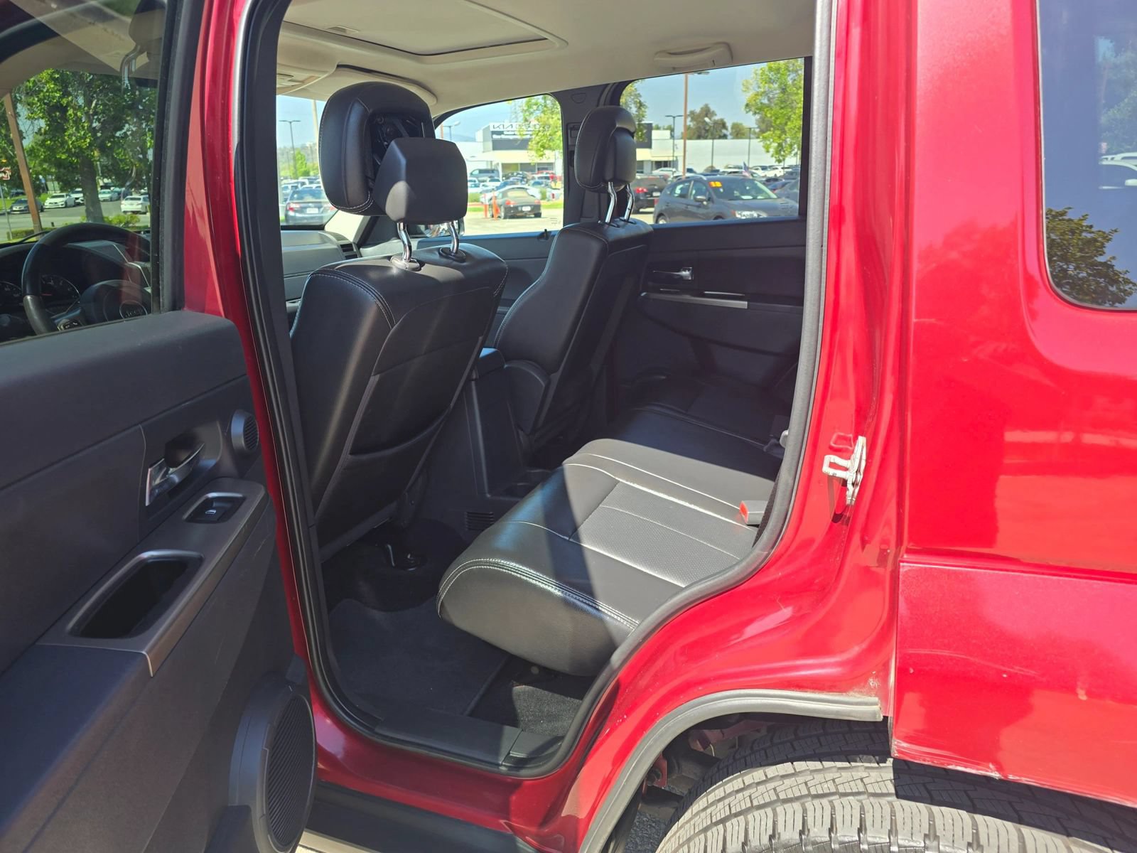 Used 2012 Jeep Liberty Limited Jet AWD/4WD image 11