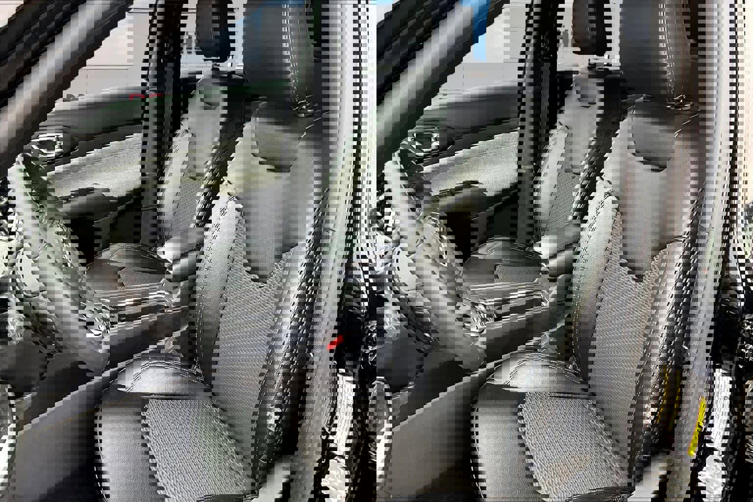 Used 2024 Jeep Compass Latitude image 11