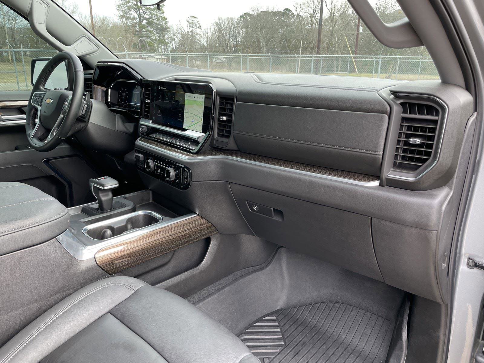 Used 2025 Chevrolet Silverado 1500 LT image 51