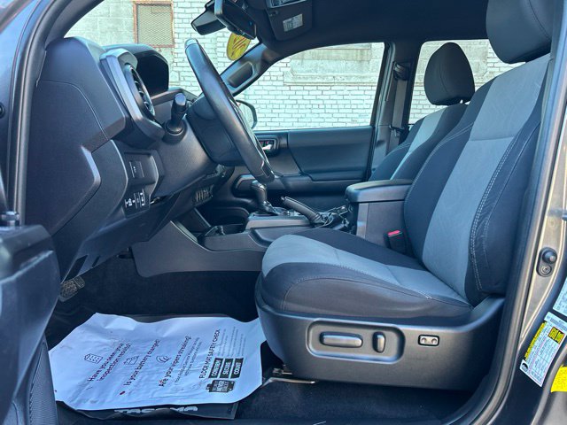 Used 2020 Toyota Tacoma TRD Off-Road w/ Technology Package AWD/4WD image 20