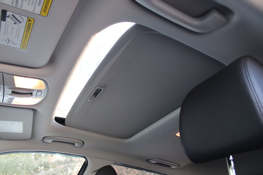 Used 2023 Hyundai Kona Limited w/ Cargo Package image 32