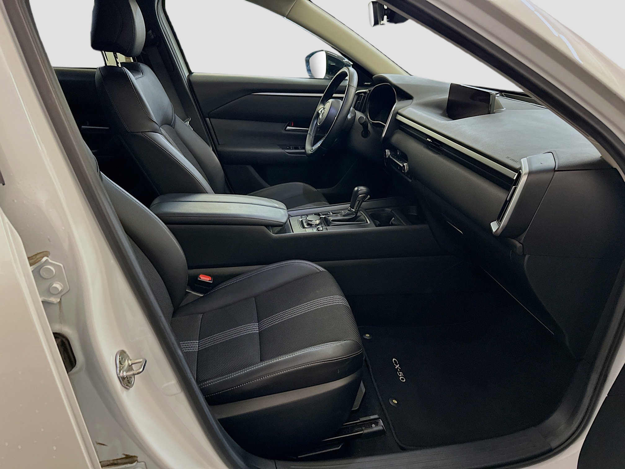 Used 2025 MAZDA CX-50 AWD 2.5 S w/ Premium Package image 34