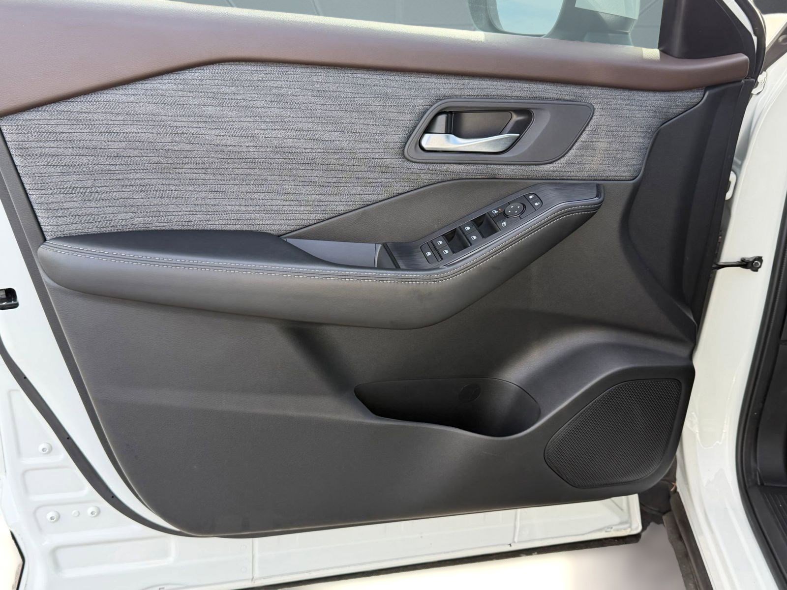Certified 2023 Nissan Rogue SV image 12