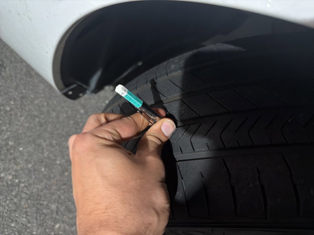 Used 2016 Dodge Challenger SXT Plus image 4