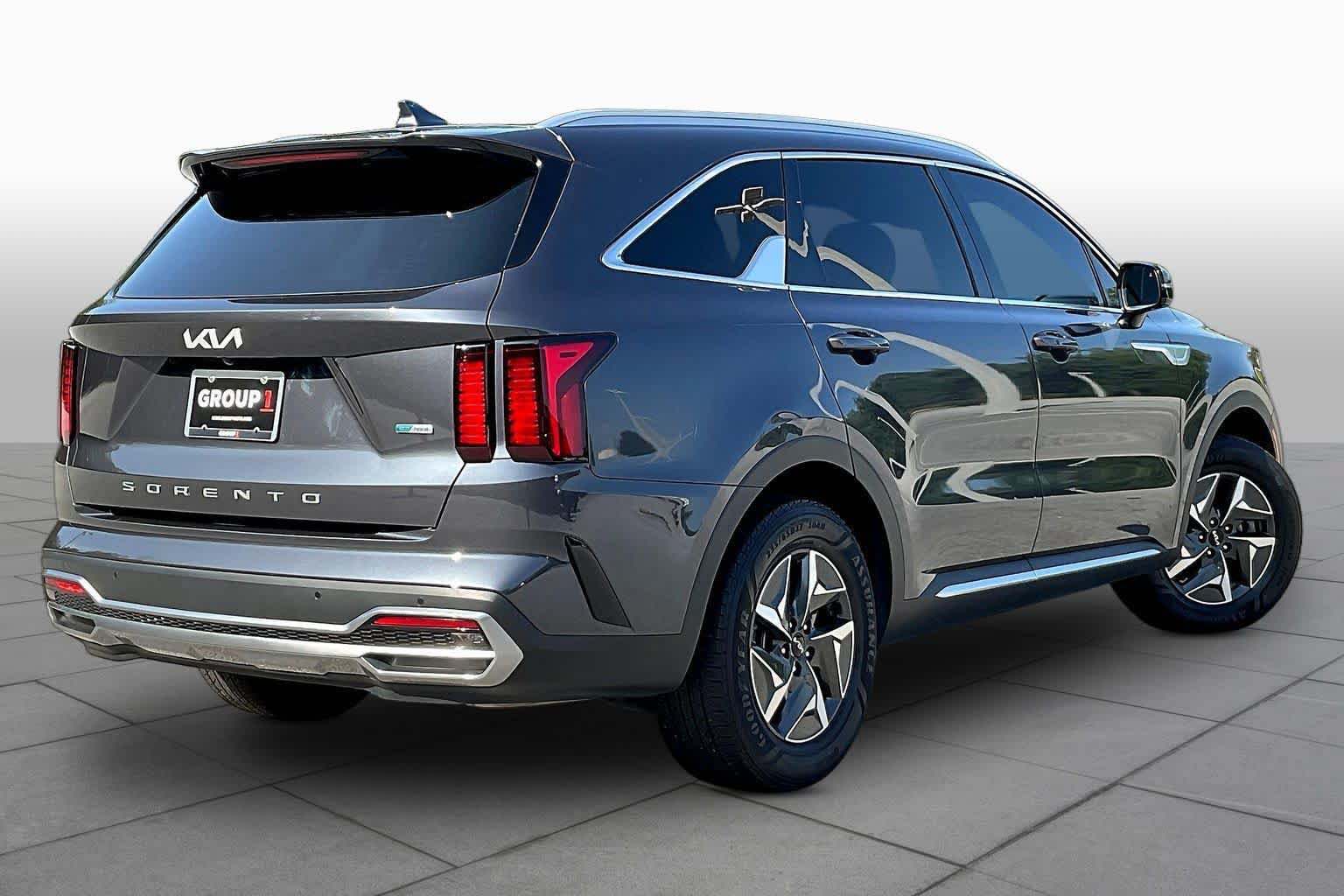 Used 2022 Kia Sorento EX w/ Panoramic Sunroof Package FWD image 13