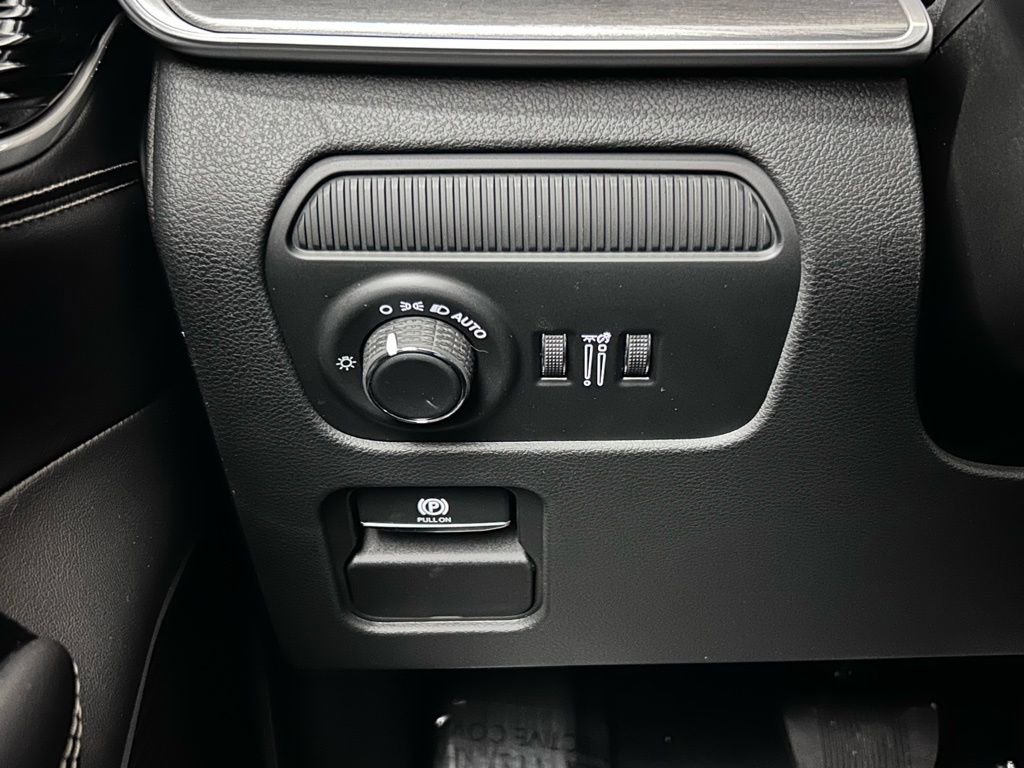 New 2026 Jeep Grand Wagoneer 4WD image 21