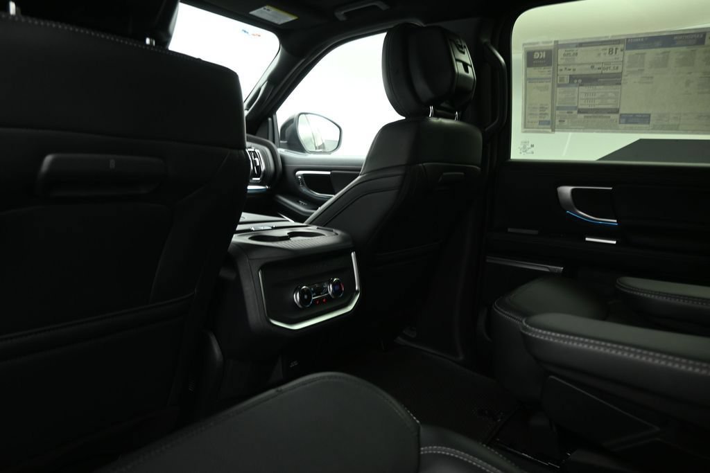 New 2026 Ford Expedition Platinum w/ Stealth Appearance Package AWD/4WD image 18