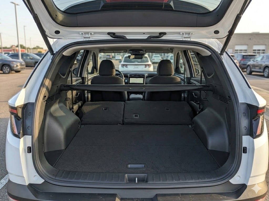 Used 2025 Hyundai Tucson SEL FWD image 2