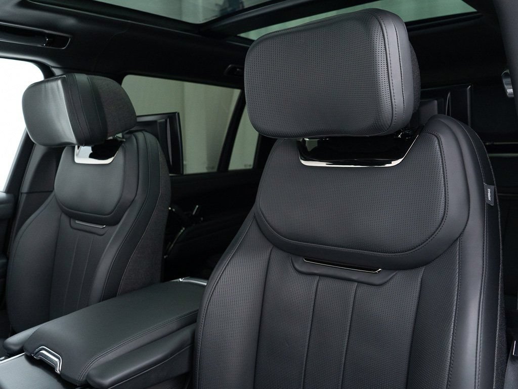 Used 2023 Land Rover Range Rover SV AWD/4WD image 16