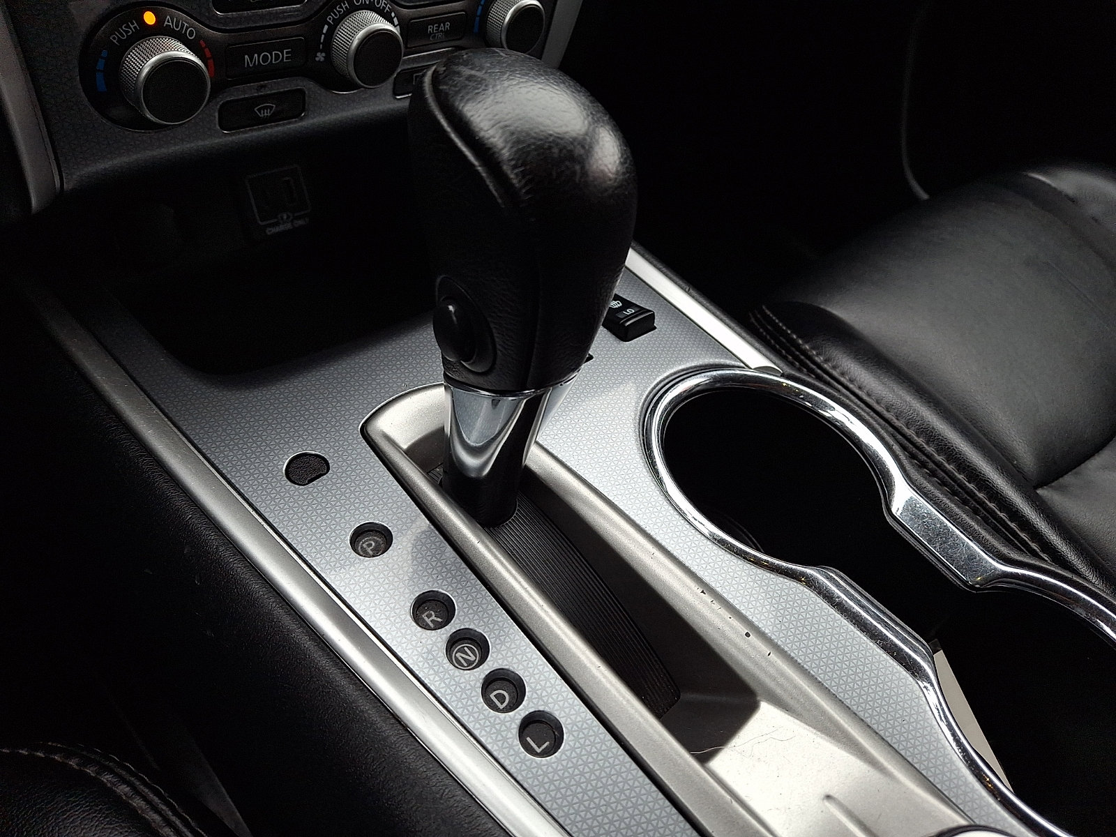 Used 2019 Nissan Pathfinder SL AWD/4WD image 16