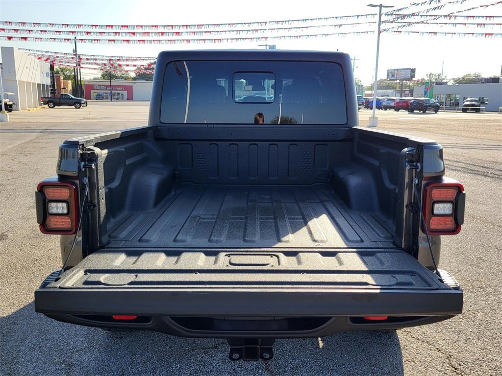Used 2025 Jeep Gladiator Rubicon w/ Convenience Group image 32