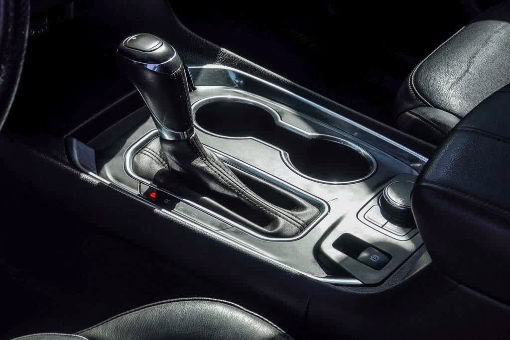Used 2020 Chevrolet Traverse RS w/ LPO, Cargo Package image 18