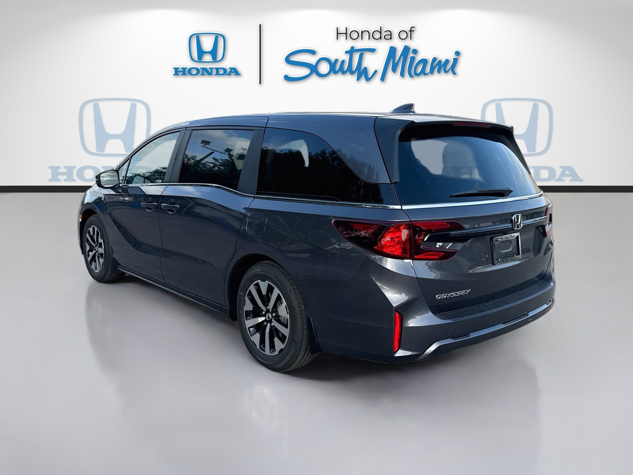 Certified 2026 Honda Odyssey EX-L image 5