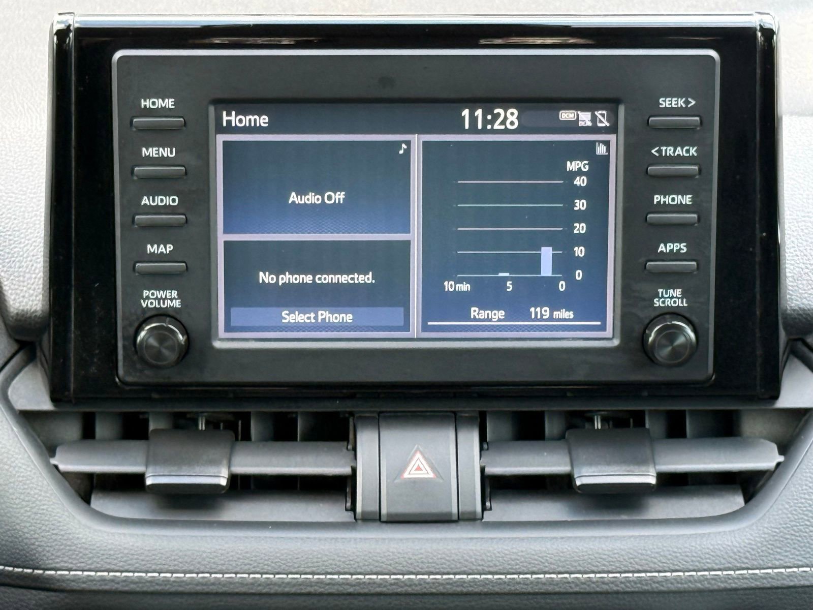 Used 2019 Toyota RAV4 LE AWD/4WD image 4