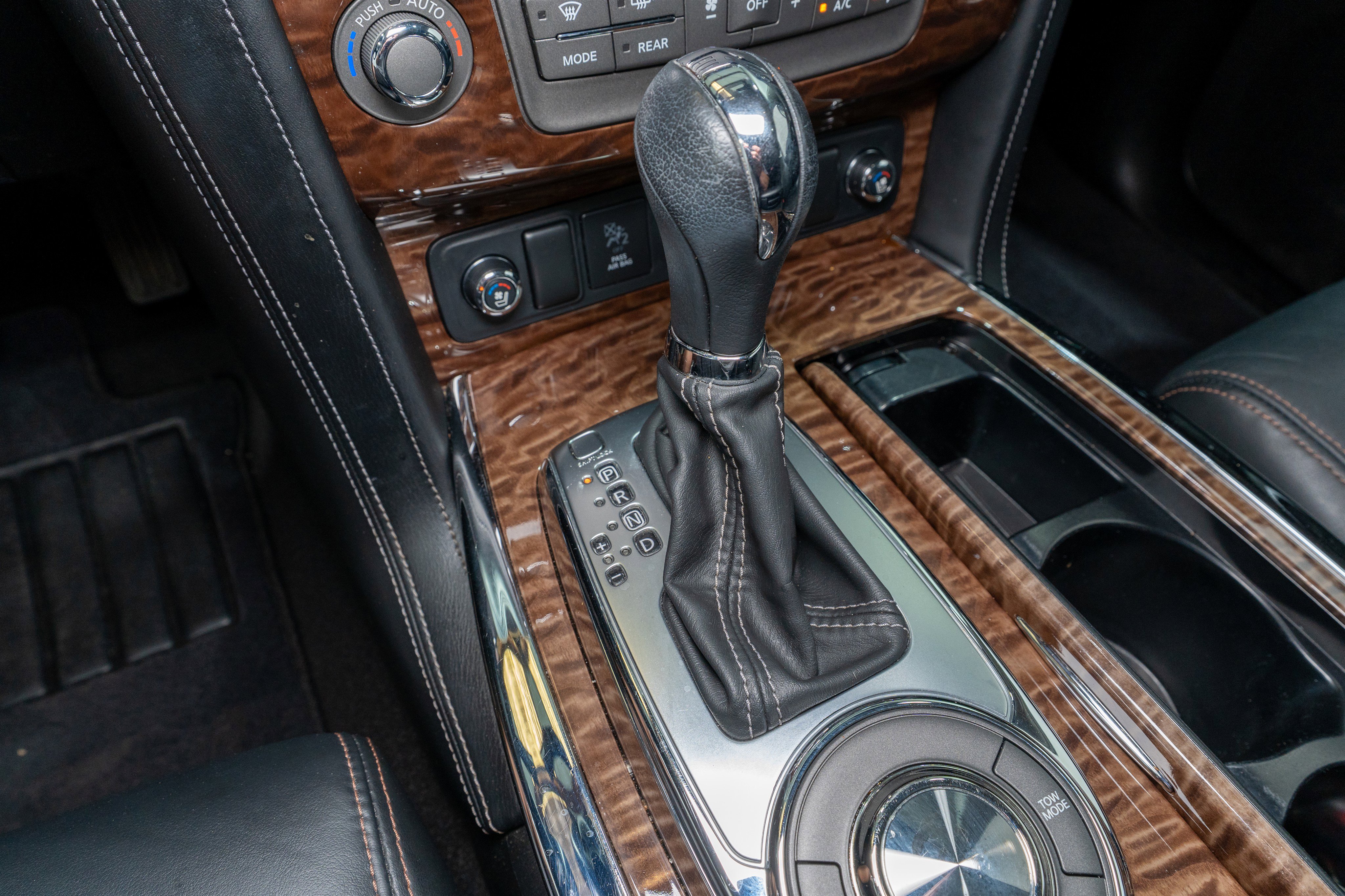 Used 2019 Nissan Armada Platinum w/ Captain's Chairs Package RWD image 24