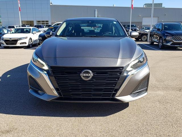 Used 2023 Nissan Altima 2.5 SV image 2