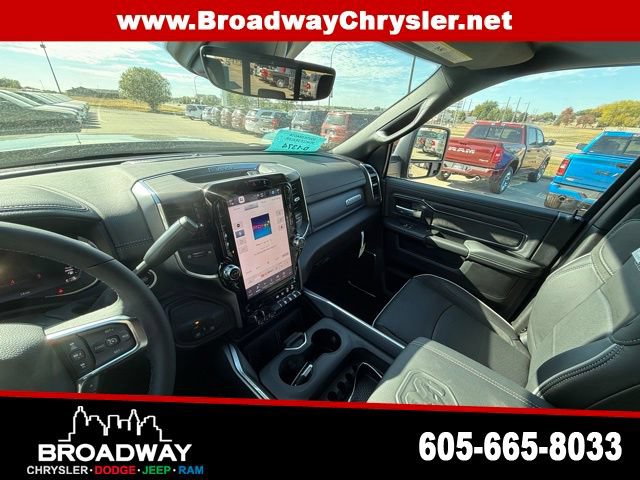 New 2026 RAM 2500 Laramie AWD/4WD image 14