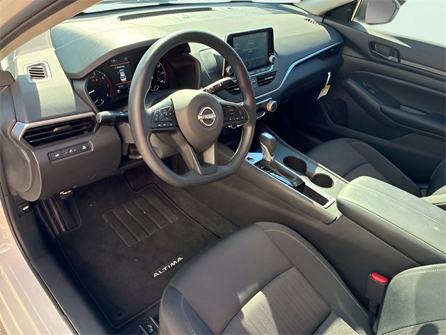 Used 2025 Nissan Altima 2.5 S image 18