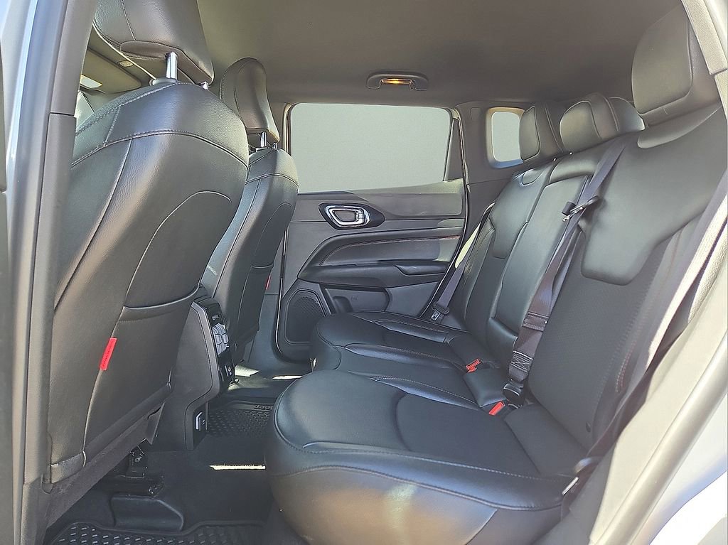 Used 2024 Jeep Compass Trailhawk image 16