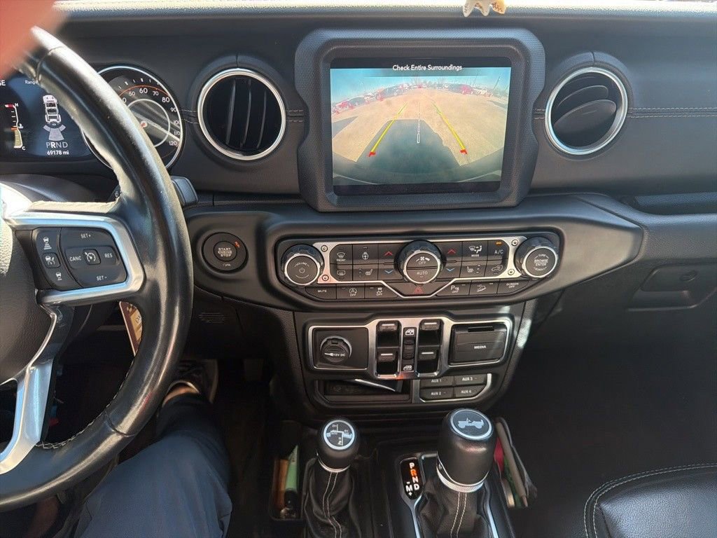 Used 2020 Jeep Wrangler Unlimited Sahara image 11