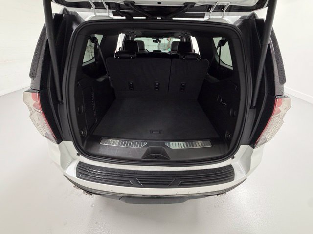 Certified 2022 Chevrolet Suburban RST w/ Sport Performance Package AWD/4WD image 24