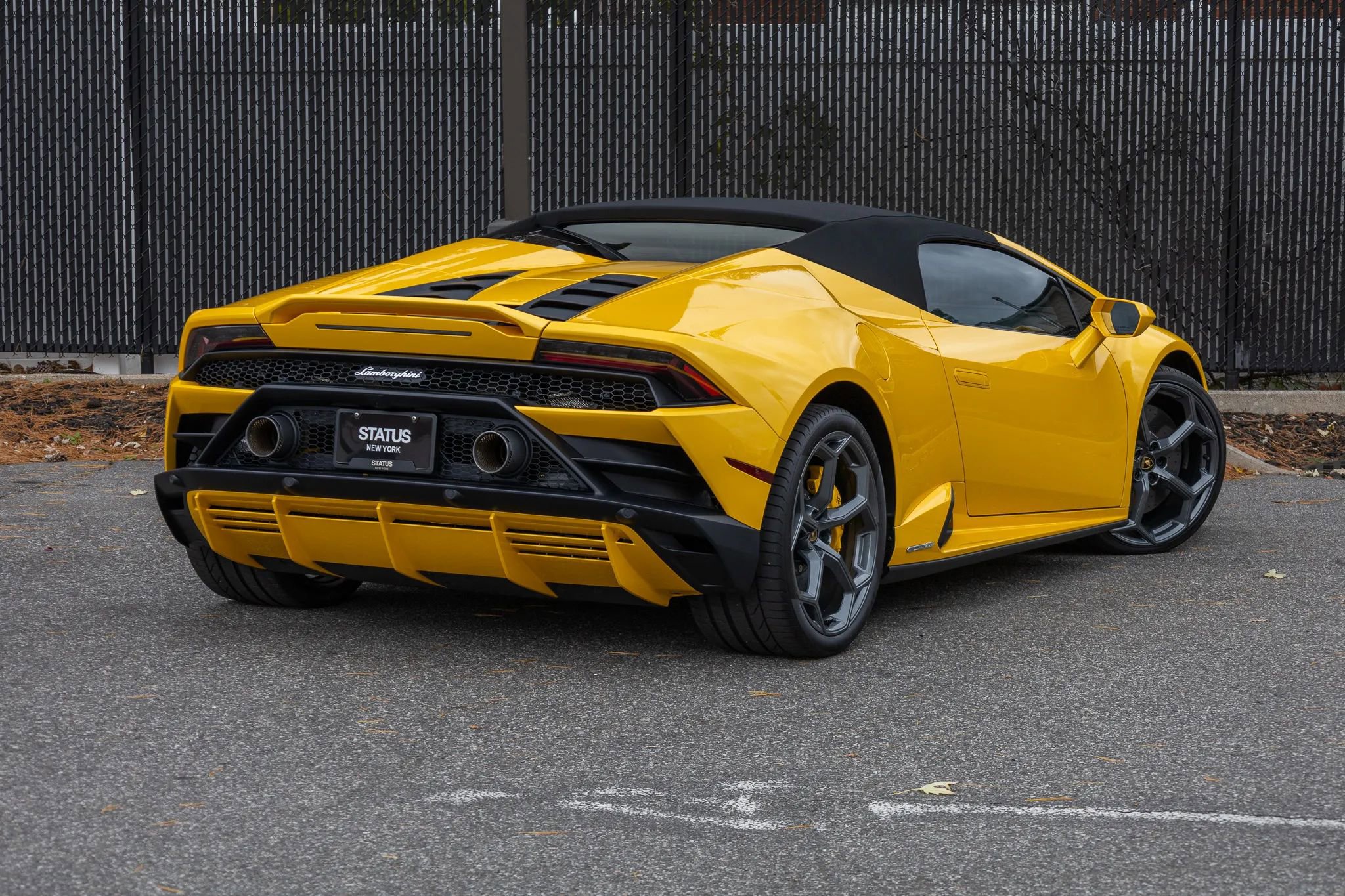 Used 2024 Lamborghini Huracan EVO image 46