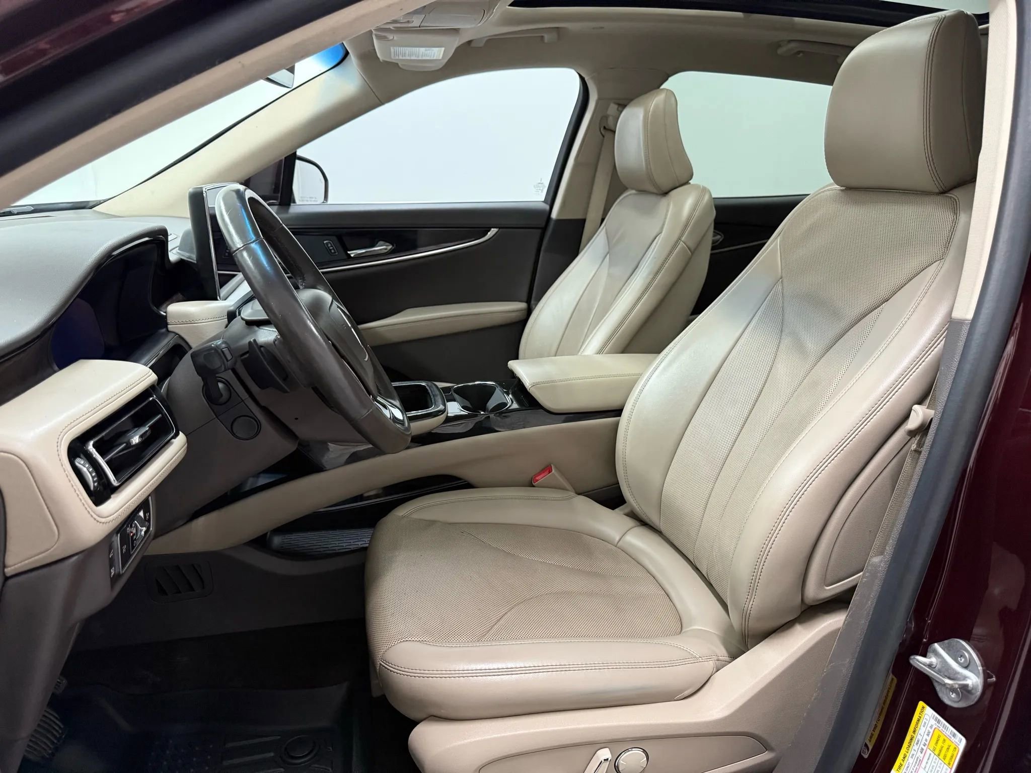 Used 2021 Lincoln Nautilus Reserve w/ Class II Trailer Tow Package image 15