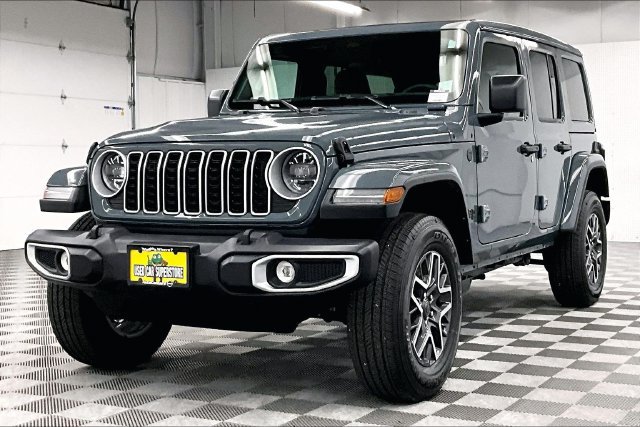 Used 2026 Jeep Wrangler Unlimited Sahara AWD/4WD image 13