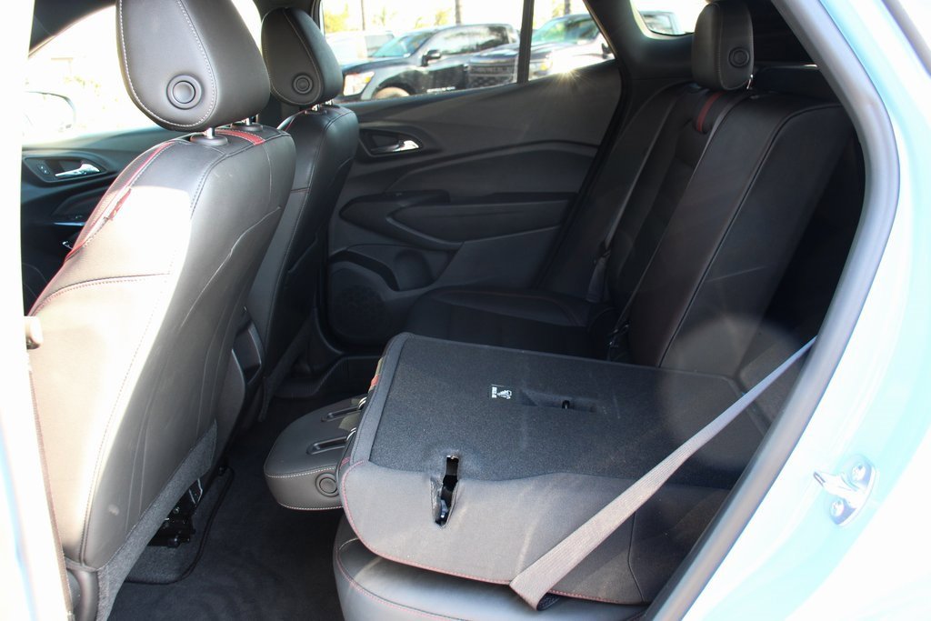 Used 2024 Chevrolet Trax RS w/ Sunroof Package image 33