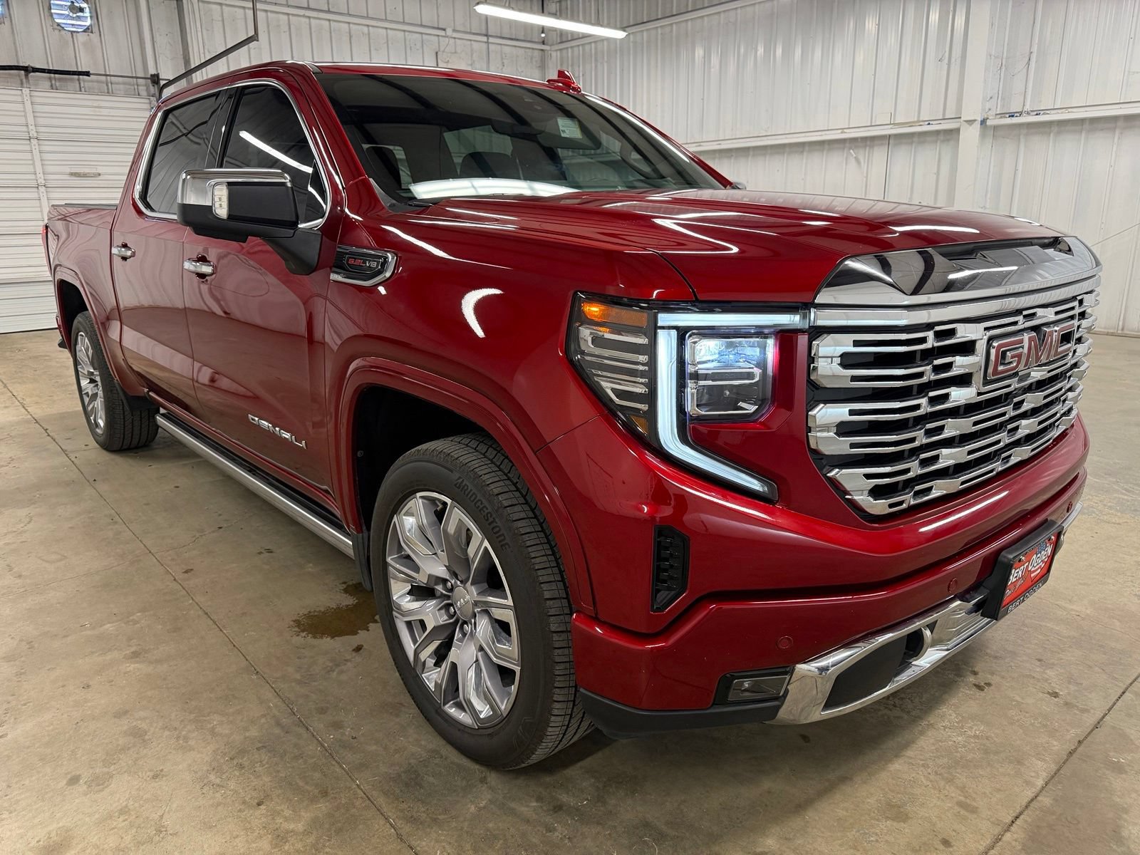 Used 2024 GMC Sierra 1500 Denali w/ Denali Reserve Package AWD/4WD image 1