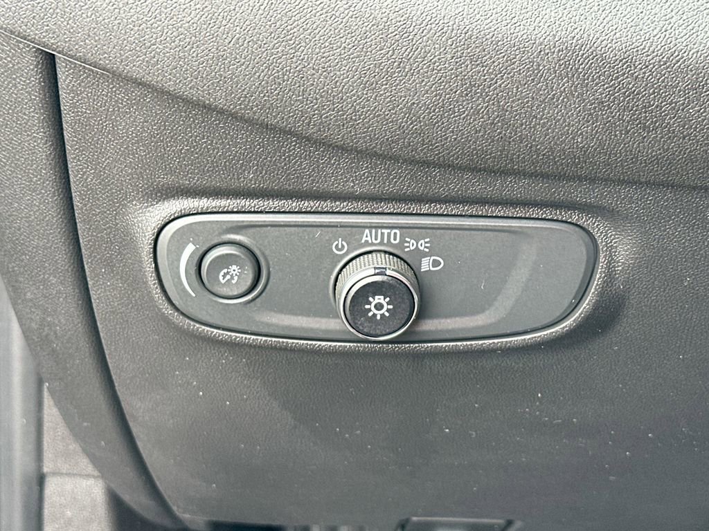 Used 2024 Chevrolet Equinox LT FWD image 10