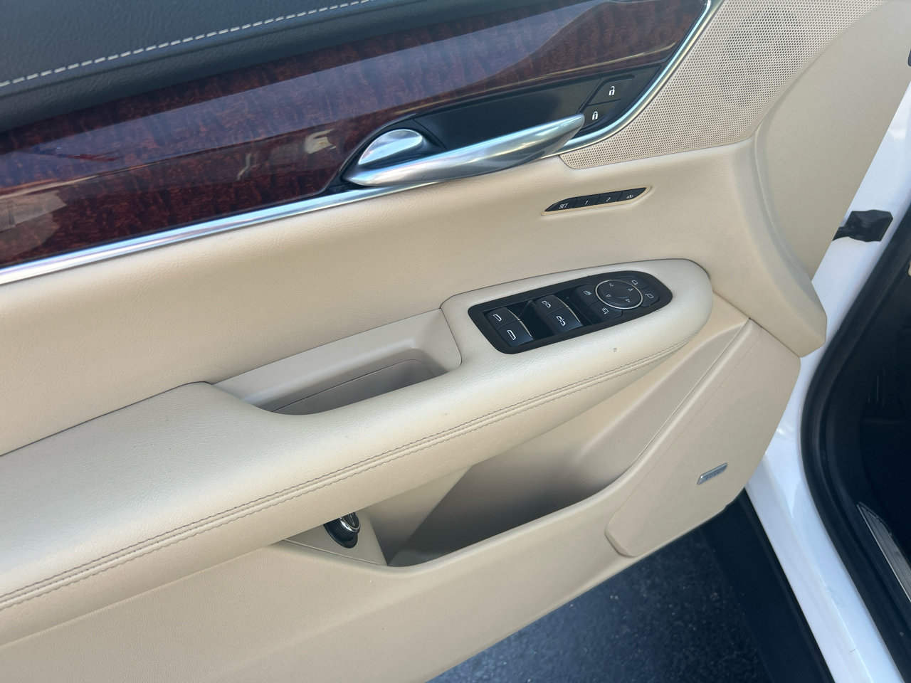 Used 2017 Cadillac XT5 Luxury image 18