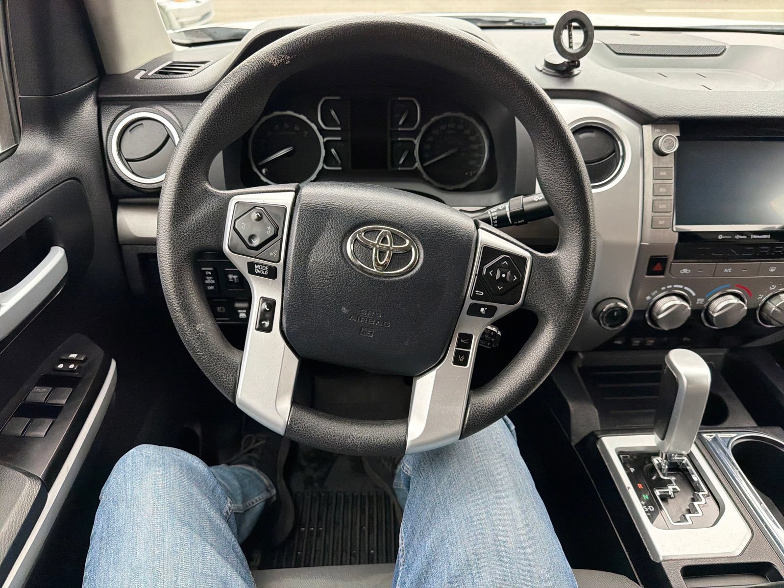 Used 2020 Toyota Tundra SR5 w/ SR5 Convenience Package AWD/4WD image 16